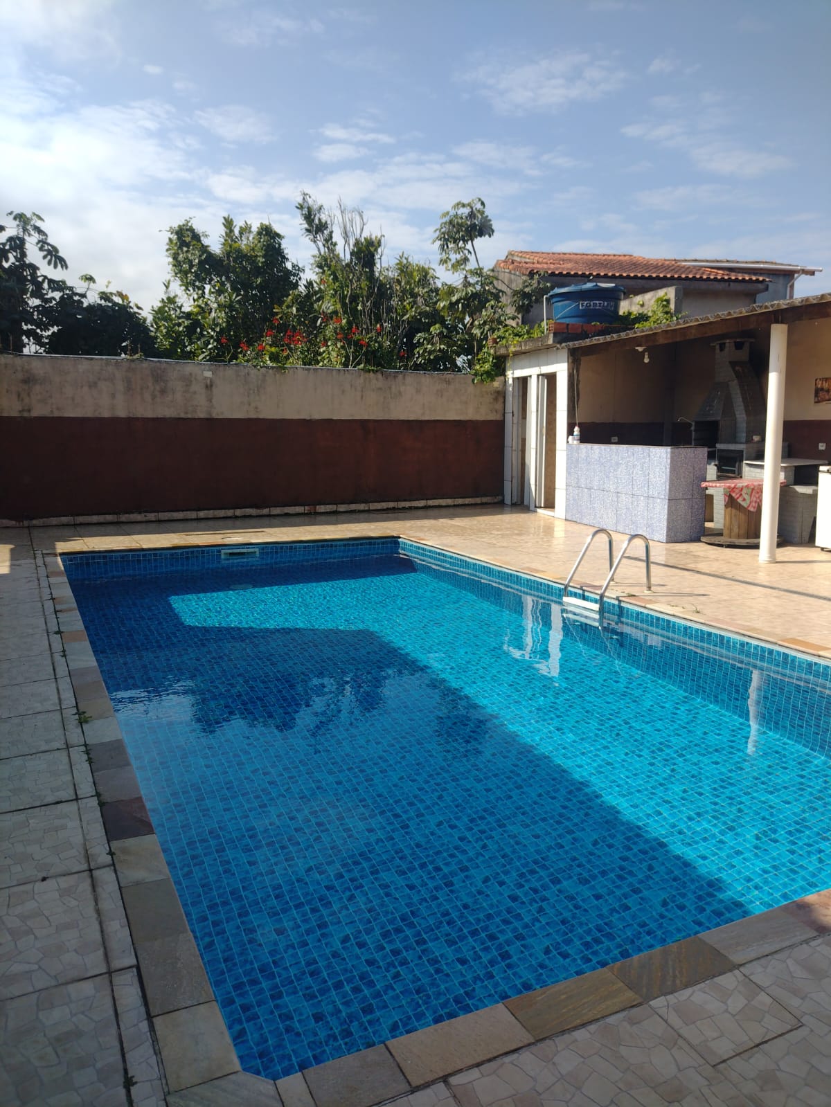 VENDE - CASA C/ PISCINA 4x8 E SEGURANÇA TOTAL | FINANCIAMENTO ACEITO
